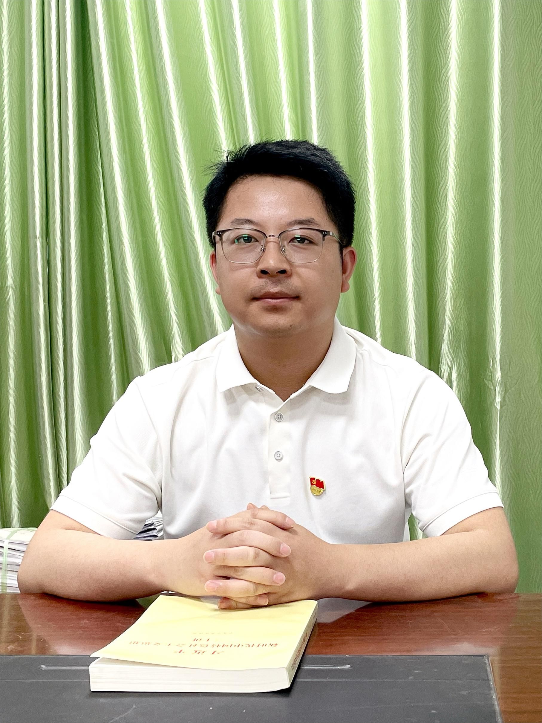 筑牢网络边疆 耕耘代码沃土——记伊犁师范大学“优秀共产党员”、网络与信息安全软件开发先锋